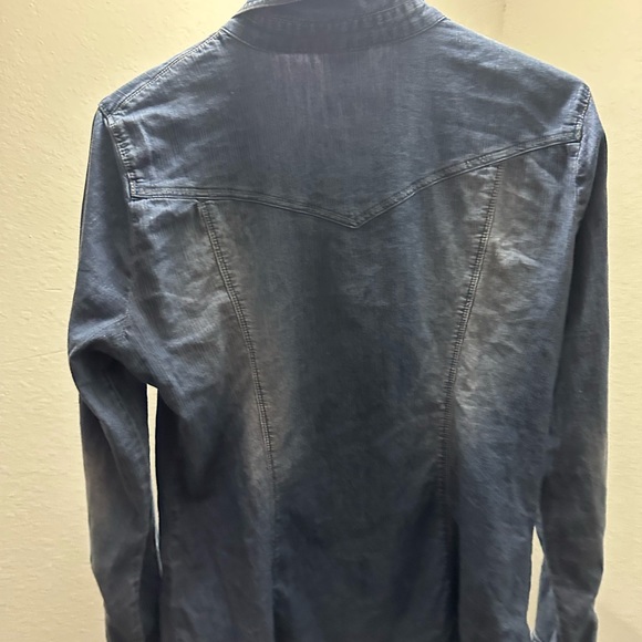 Guess - Picture 5 of 7